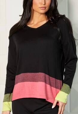 NEW FRENCH KYSS colorblock v-neck knit top in black/coral
